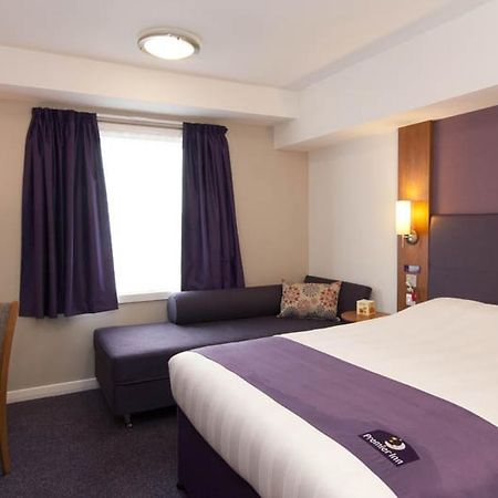 Premier Inn Exeter Central St. Davids Exterior foto